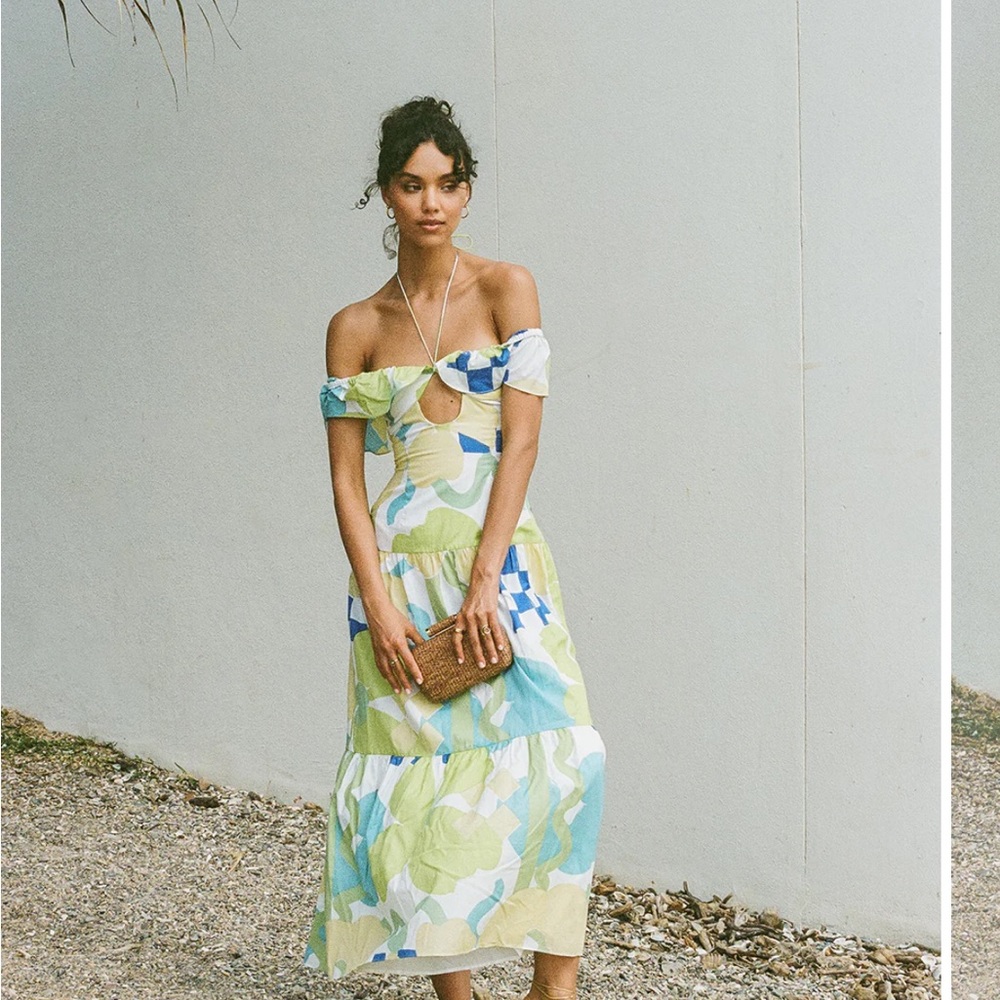 Adorne Midi Dress - size M